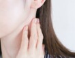 寝違えの背景にある感情、環境要因とは？